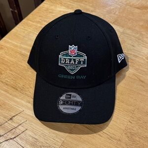 New Era Black Green Bay Draft Cap